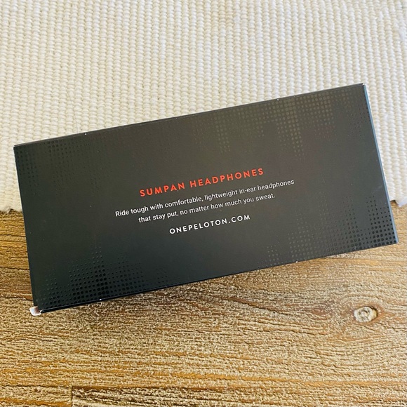 Peloton x Urbanears | Earbuds - Picture 5 of 7